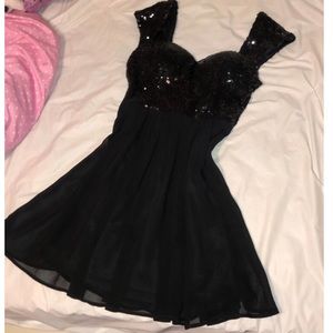 Sparkly Black Mini dress 🖤